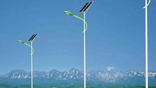 点亮绿色之光：南德太阳能路灯撑起万家灯火