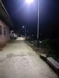 四川达州宣汉40盏新农村太阳能路灯照亮回家路