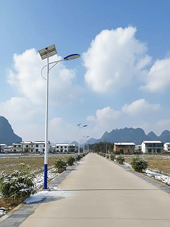 中山市南德太阳能灯饰有限公司简介——拥有贰级资质的太阳能路灯综合供应商