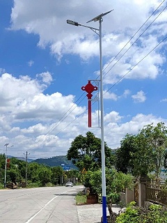 太阳能路灯厂家选择指南：南德26年工厂与乡村案例