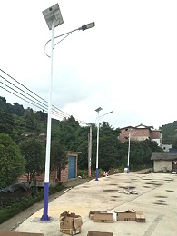 浸泡塆村：170盏新农村太阳能路灯 点亮乡村小康生活路