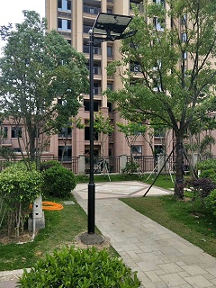 小区夜亮， 南德路灯暖护家园