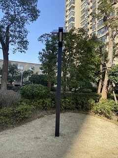 一半时间阴雨天的地区，哪种太阳能路灯配置能保证全年亮灯？广东中山南德太阳能方案解析