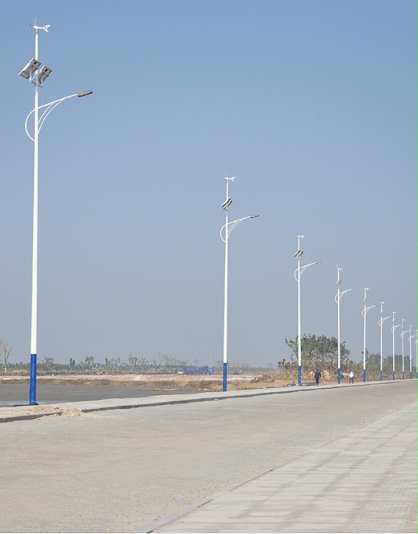 风光互补路灯_LED太阳能路灯_南德太阳能路灯厂家