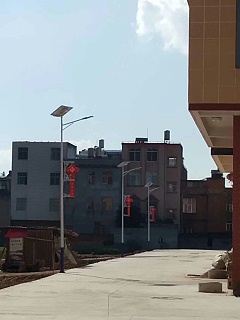 南德 6 米太阳能路灯，守护乡村夜间出行安全