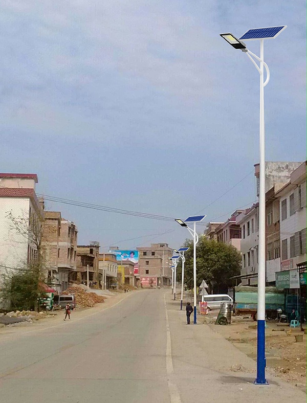 LED太阳能路灯_太阳能led路灯_南德太阳能路灯厂家