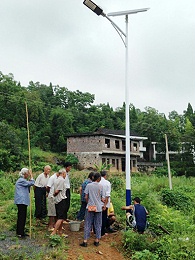 四川宜宾市西郊苗木基地五村：太阳能路灯点亮数千人民群众的心