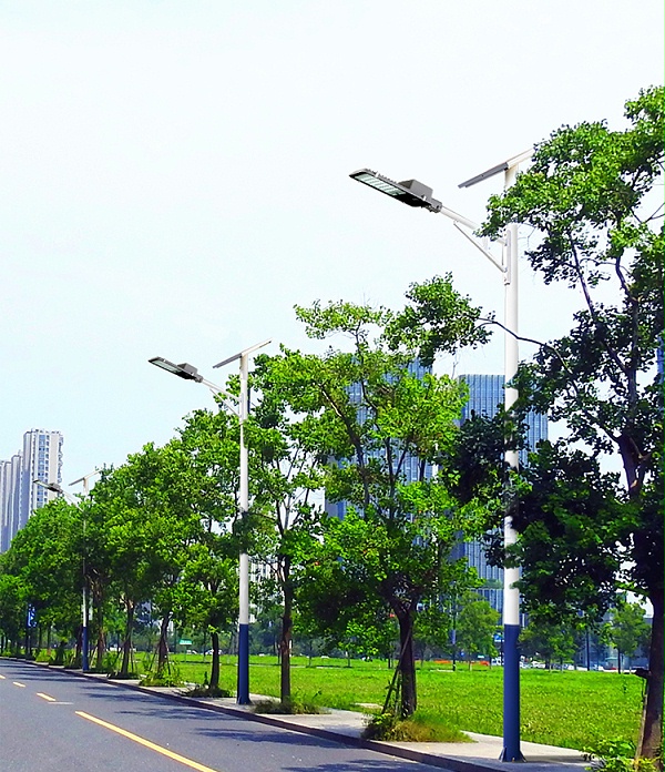 LED太阳能路灯_南德太阳能路灯_中山市太阳能路灯生产厂家