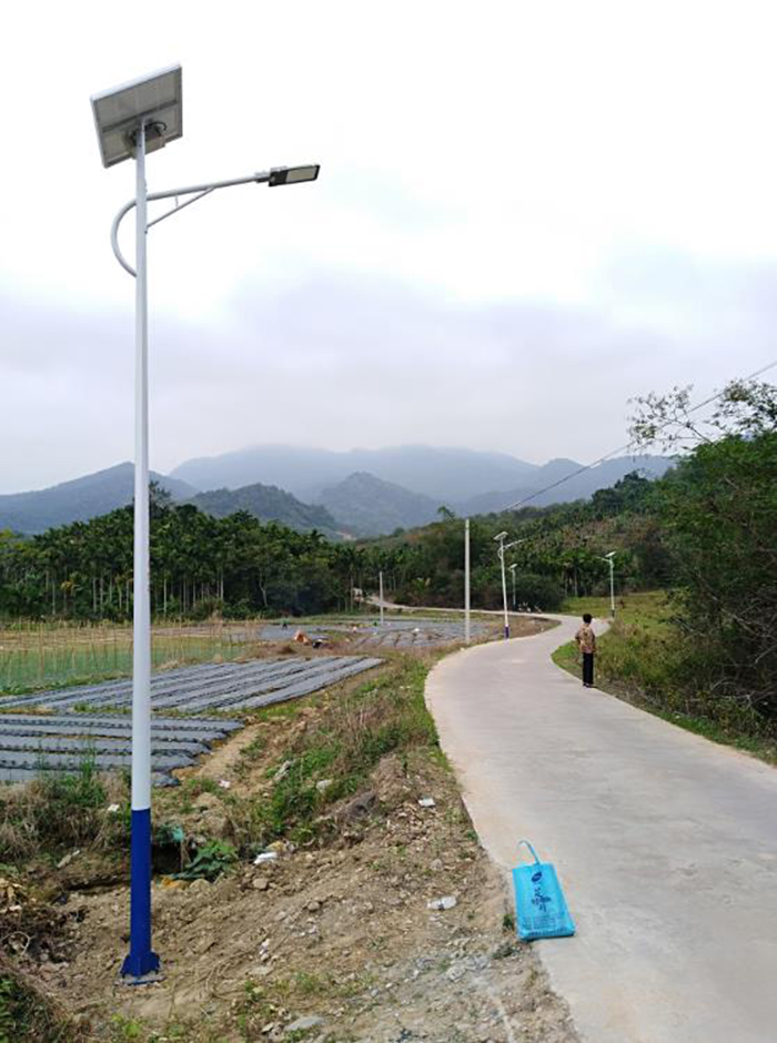 LED太阳能路灯 农村太阳能路灯 南德太阳能路灯厂家