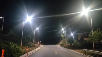 6米太阳能路灯点亮夜里梧州新农村——南德路灯照明