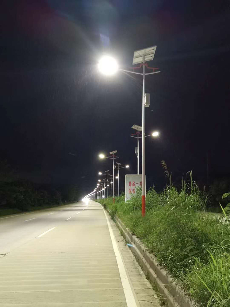 广东太阳能路灯_8米太阳能路灯_双头太阳能路灯