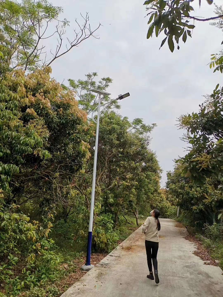 云南太阳能路灯_led太阳能路灯_南德太阳能路灯厂家