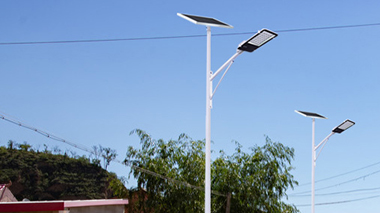 怎样正确选购新农村太阳能路灯？