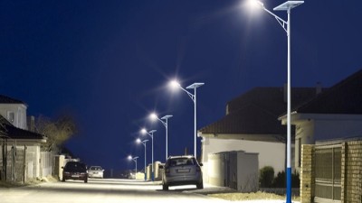 探讨听生产厂家叙述LED太阳能路灯的三项性能指标