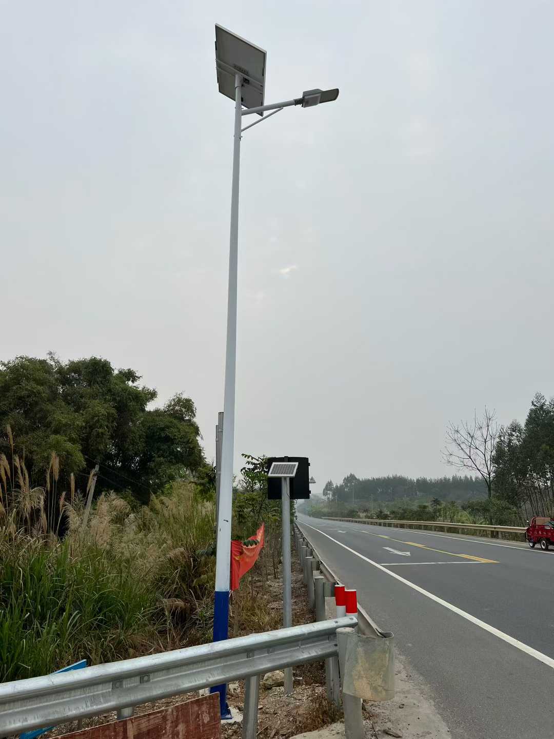 路灯灯杆工厂联系方式：南德灯杆制造工艺与工程实践