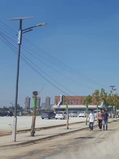 太阳能路灯批发采购指南：南德批量供货能力与案例