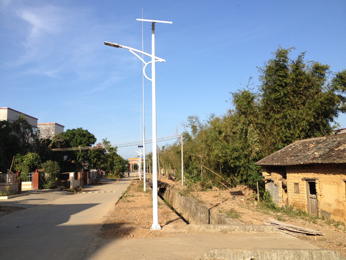 太阳能马路灯 太阳能道路灯 南德太阳能灯饰有限公司