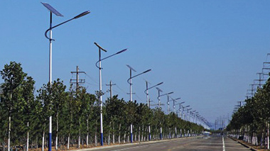 选择太阳能路灯生产厂家要了解配置与售后服务保障
